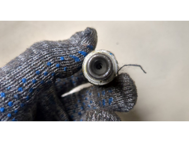 Форсунка топливная Mitsubishi Pajero 1990-2000 MD103301