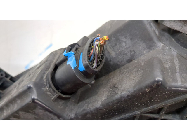 Фара передняя Skoda SuperB 2015-2025 правая