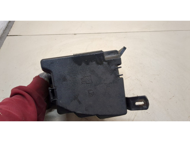 Блок предохранителей  Ford Fiesta 2008-2013      1514684, 8V5114A175CA, 1515045, 8V5114A075CA   