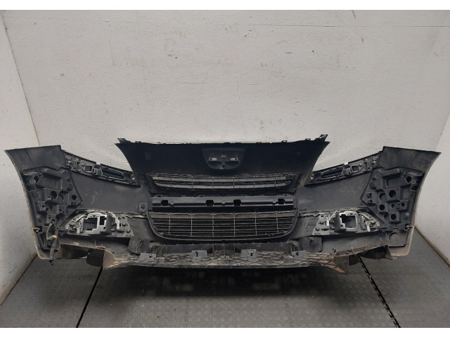 Бампер  Peugeot 5008 2009-2016 передний    