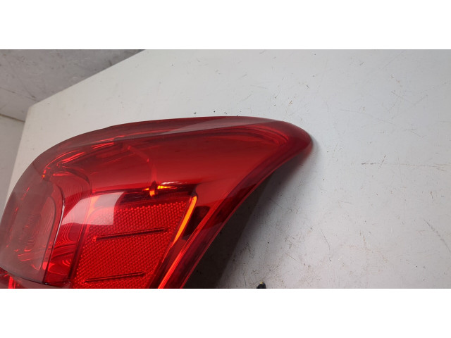 Задний фонарь          