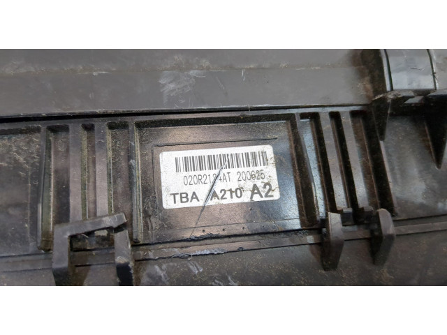 Блок предохранителей  Honda Civic 2015-2022      TBAA210   