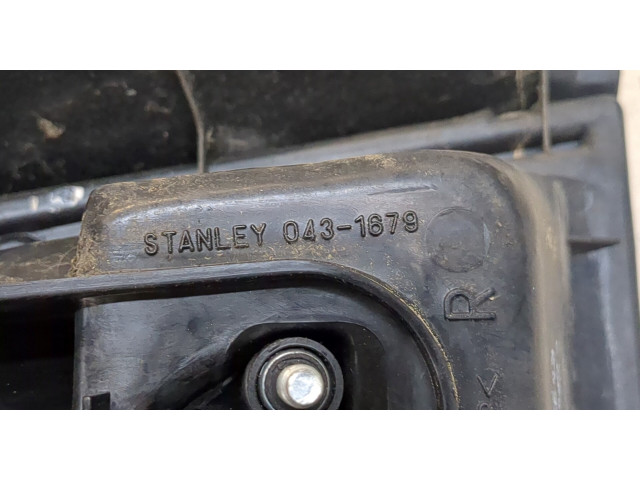 Задний фонарь Mitsubishi Colt 1996-2004