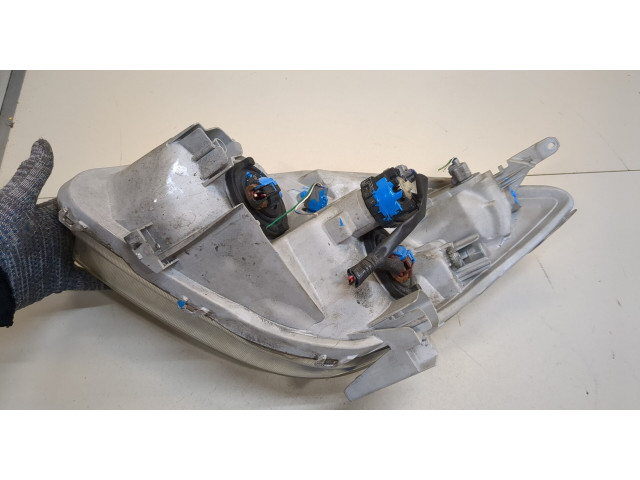 Фара передняя Toyota Corolla Verso 2002-2004 правая