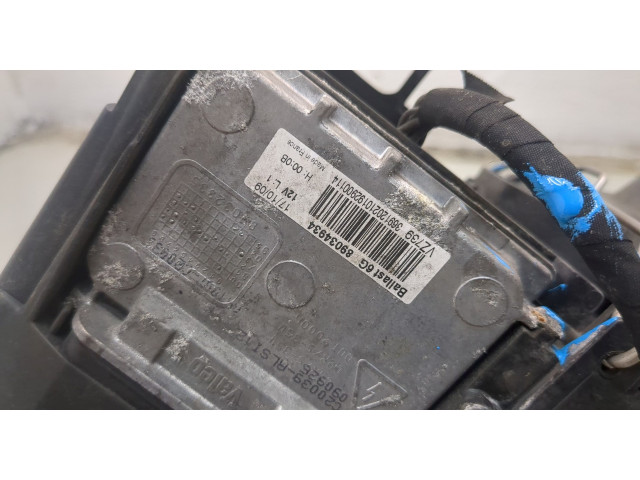 Фара передняя  Volvo XC60 2008-2017 правая 