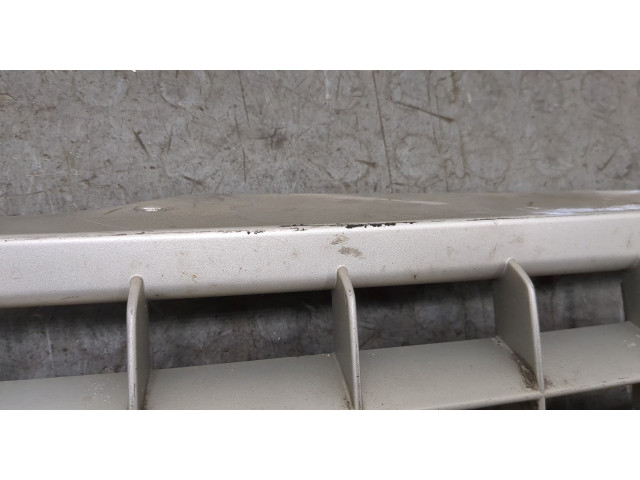 Решетка радиатора Ford Explorer 2001-2006 5L248200