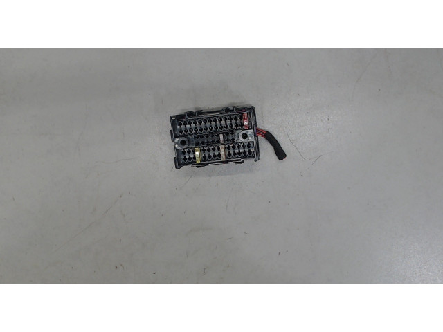 Блок предохранителей  Volkswagen Transporter 5 2003-2009      7H0937617     1.9