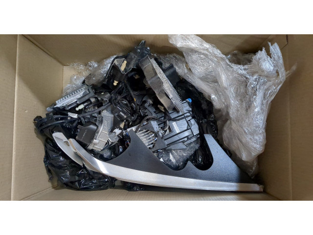 Фара передняя Volvo S90 2016-2020 правая