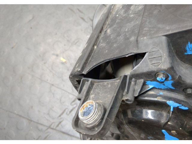 Фара передняя  Volkswagen Passat CC 2008-2012 правая 