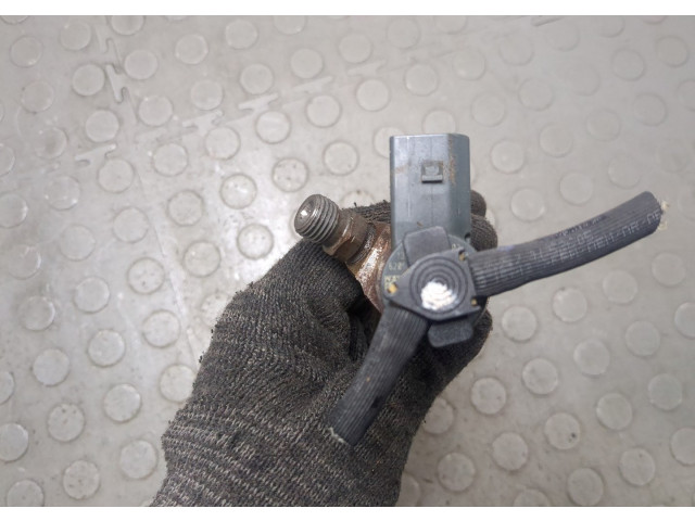 Форсунка топливная  Skoda Octavia (A7) 2013-2023    04L130277AE, 0445110471     