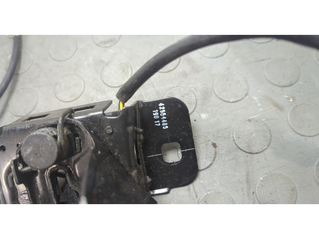 Замок капота  Chevrolet Bolt 2016-2021     