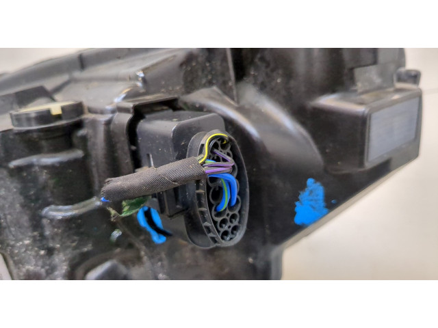 Фара передняя  Volvo XC40 правая 