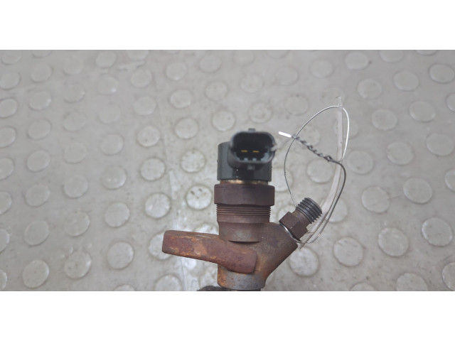 Форсунка топливная KIA Sorento BL 2002-2011 0445110186