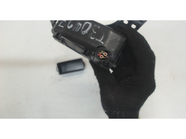 Блок реле Lexus IS 2005-2013 8266253110 2.5