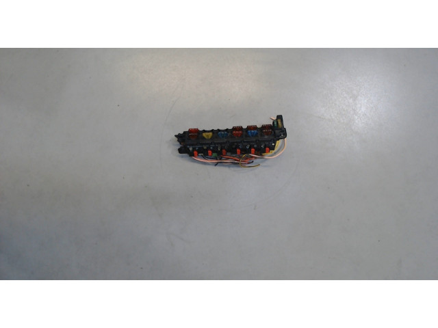 Блок предохранителей  Mercedes C W202 1993-2000      2025450801     1.8