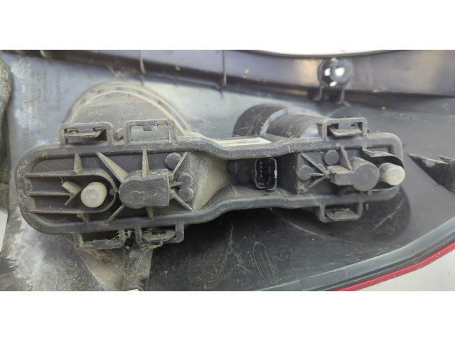 Задний фонарь