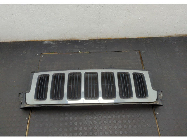 Решетка радиатора  Jeep Grand Cherokee 2010-2013          55079377AD