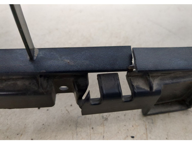 Решетка радиатора  Ford Explorer 2015-2019          FB5Z8200AC