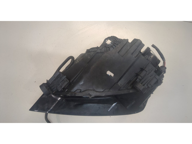 Фара передняя  Audi Q2 2016-2021 правая 