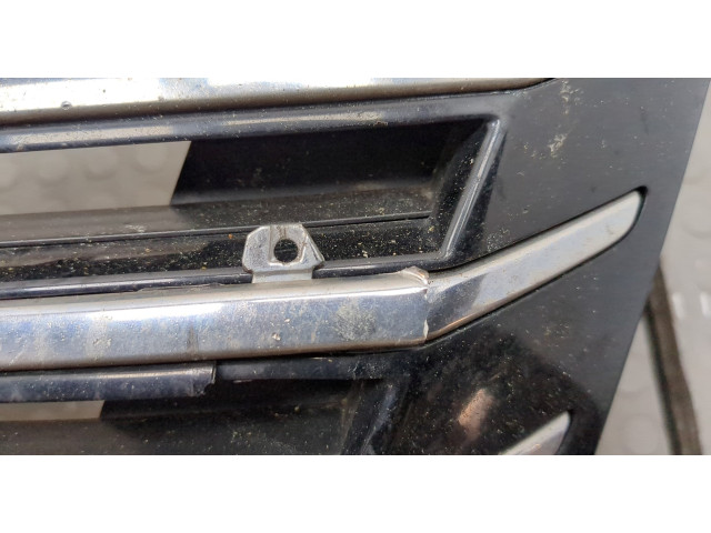Решетка радиатора  Volkswagen Passat 7 2010-2015 Европа          3AA853651
