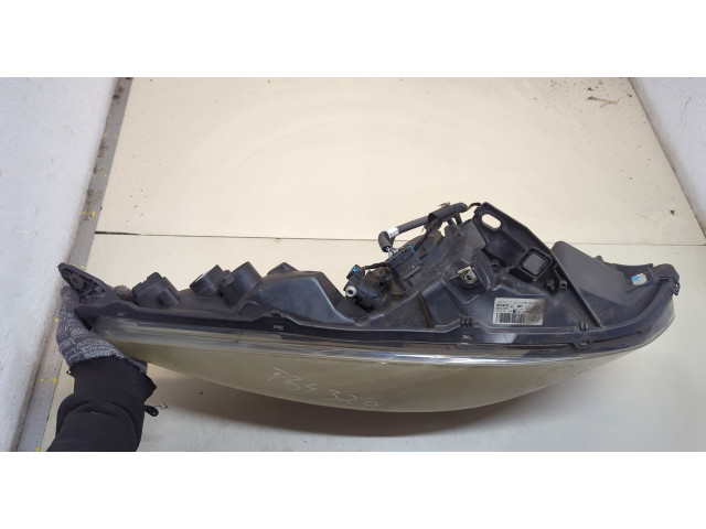 Фара передняя Renault Scenic 2009-2012 правая