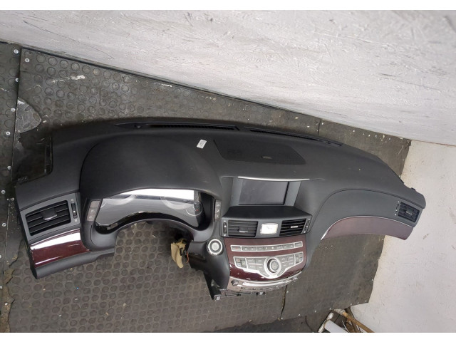 Панель приборов  Infiniti Q70 2012-2019            