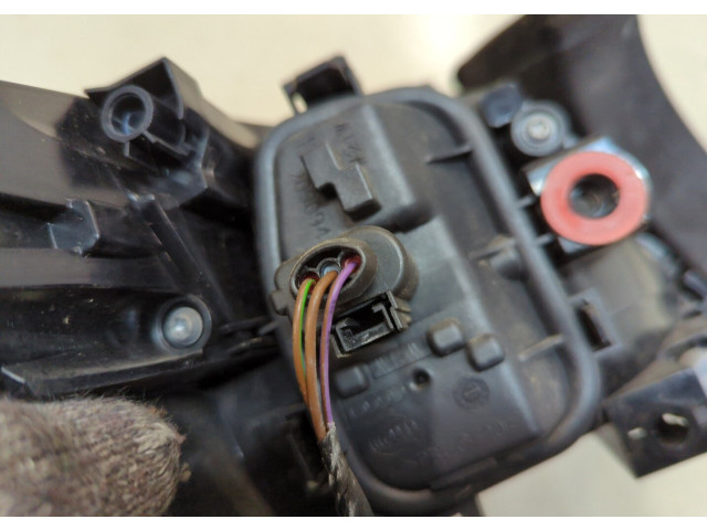 Задний фонарь 8V4945070