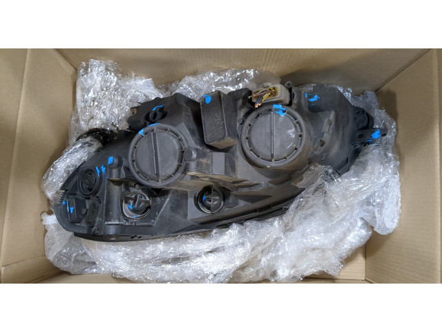 Фара передняя  Mercedes C W204 2007-2013 правая 