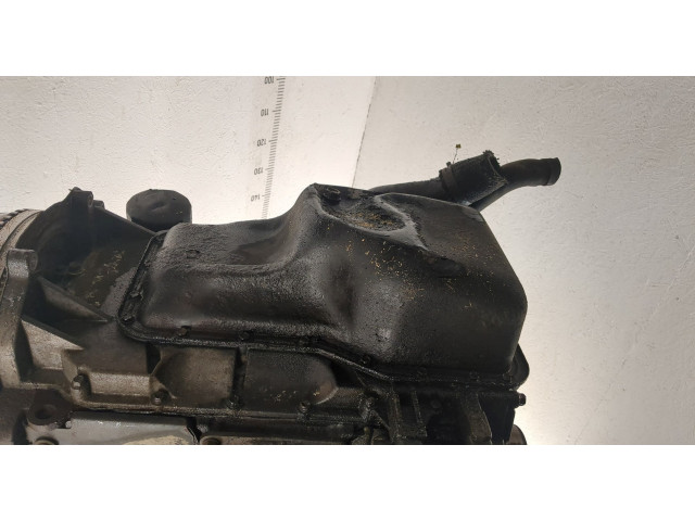 Форсунка топливная  KIA Sorento BL 2002-2011    338004A100     