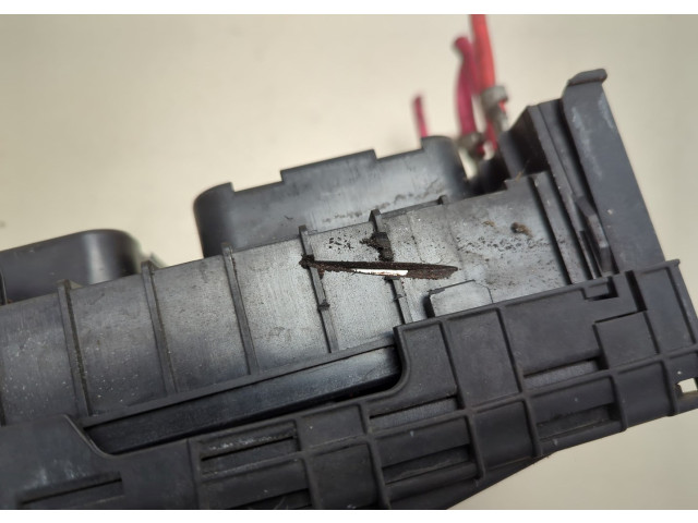 Блок предохранителей Volkswagen Golf 5 2003-2009