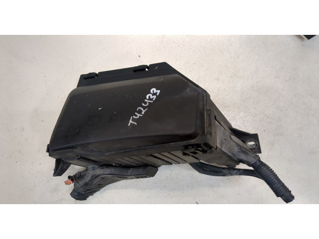 Блок предохранителей Ford S-Max 2006-2010