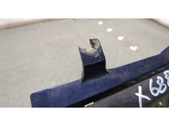 Решетка радиатора Mitsubishi L200 1996-2006