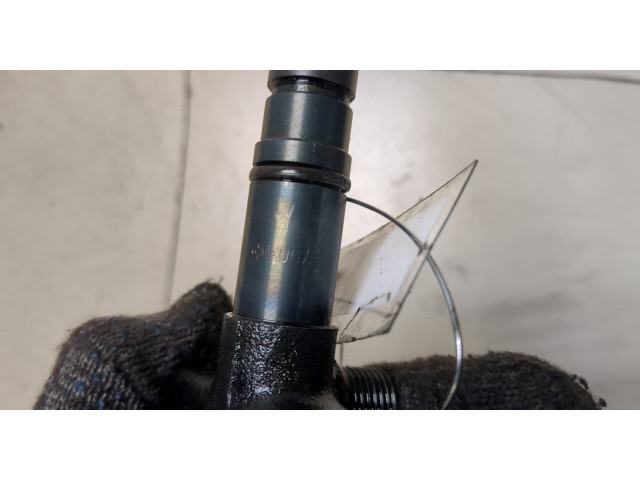 Форсунка топливная Mitsubishi Pajero / Montero 2000-2006