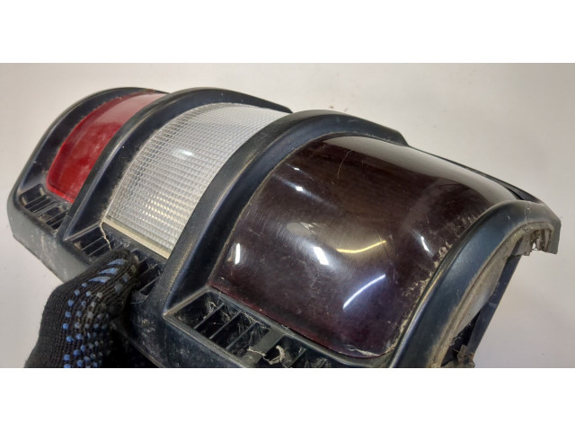 Задний фонарь MB831090 Mitsubishi Pajero 1990-2000