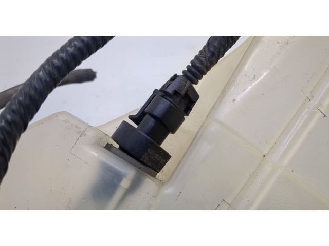 Бачок омывателя  Cadillac SRX 2009-2016 22927762   