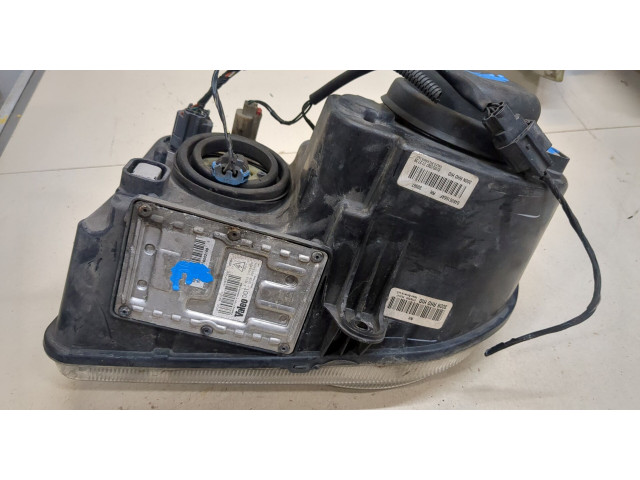 Фара передняя Chrysler 300C 2004-2011 правая