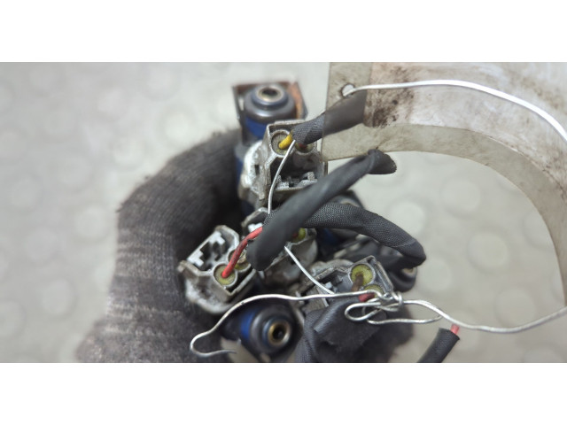 Форсунка топливная  KIA Ceed 2007-2012    273012B010     