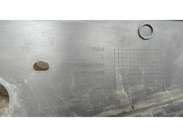 Решетка радиатора  Ford Explorer 2015-2019          FB538150ABW