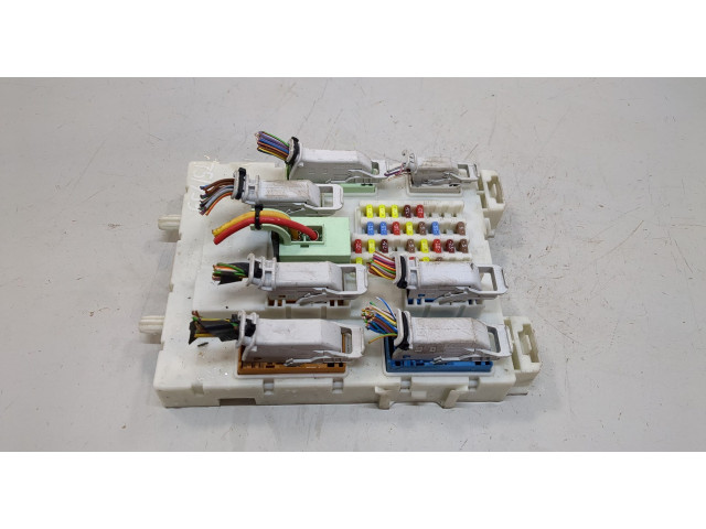 Блок предохранителей  Ford Focus 3 2011-2015      2227208, GV6T14A073EH   