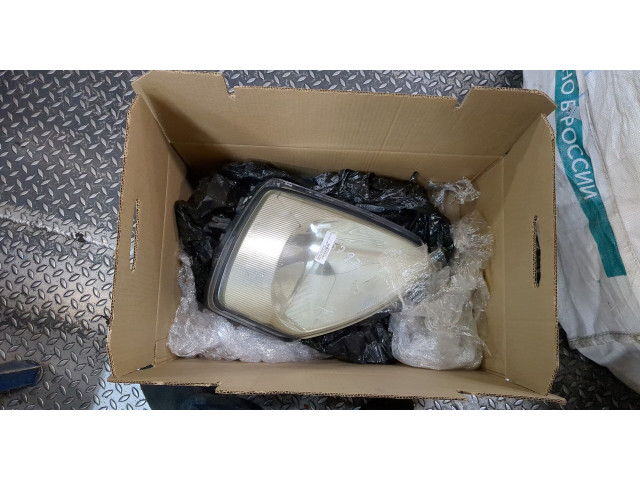 Фара передняя  Mitsubishi Eclipse 1999-2005 правая 