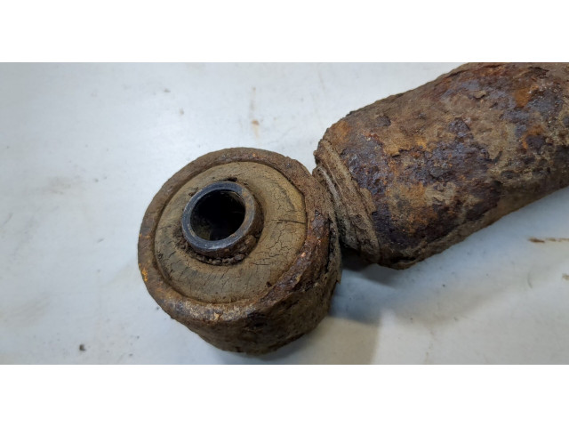 Стойка амортизатора  Suzuki Grand Vitara XL-7 2001-2006      