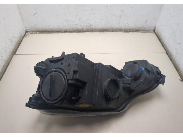 Фара передняя Skoda Yeti 2009-2018 правая