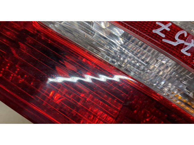 Задний фонарь          