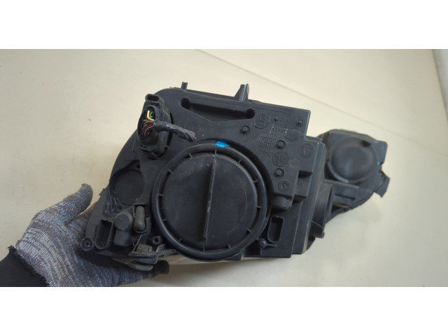 Фара передняя Skoda Yeti 2009-2018 правая