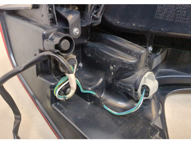 Задний фонарь 8330B329