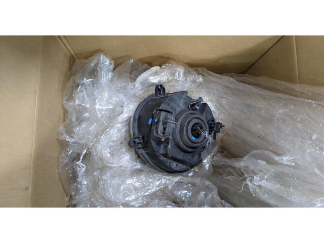 Фара передняя  Jeep Liberty 2002-2006 левая 