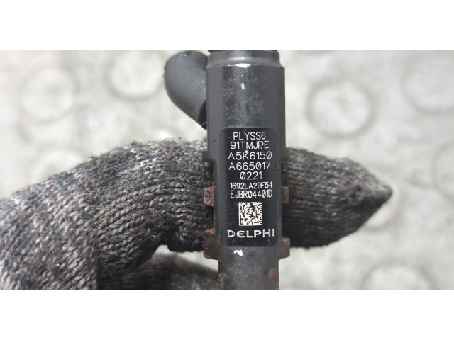 Форсунка топливная SsangYong Rodius 2004-2013 EJBR04401D