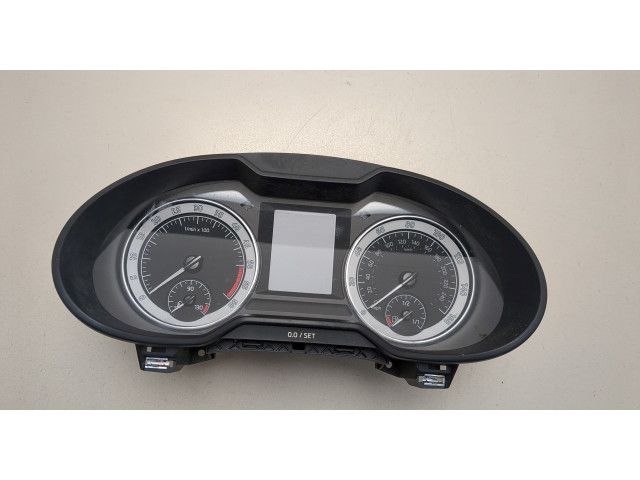 Панель приборов Skoda Octavia (A7) 2013-2023 5E0920951G