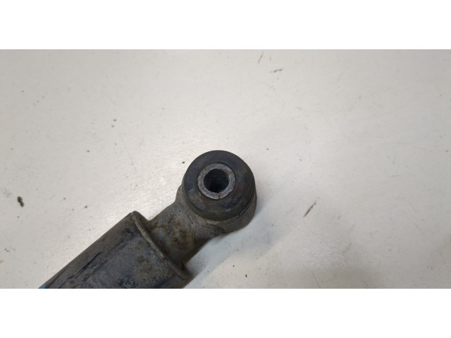 Стойка амортизатора  Mercedes C W202 1993-2000      1.8  бензин