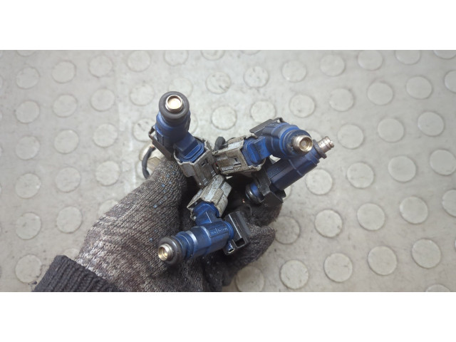 Форсунка топливная  KIA Ceed 2007-2012    273012B010     